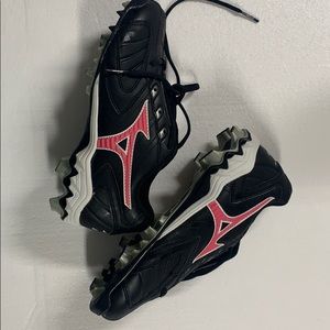 Mizuno’s Softball cleats